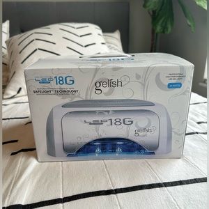 Brand New Gelish LED lamp